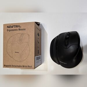 Left Handed Black Ergonomic Mouse with Magnetic Wrist Rest - Newtral Brand